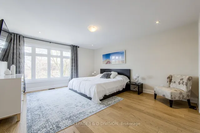 Additional image 22 of 76 Twenty Ninth St