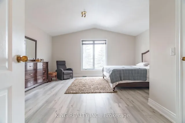 Additional image 21 of 928 Ledbury Cres