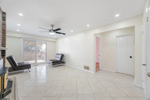 Additional image 30 of 35 Bay Crest Dr