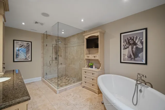 Additional image 25 of 6 Oak Hampton Blvd