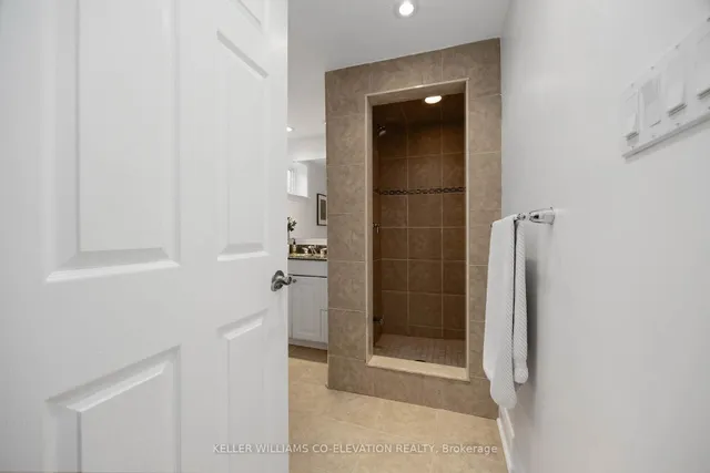 Additional image 38 of 2 Canterbury Cres