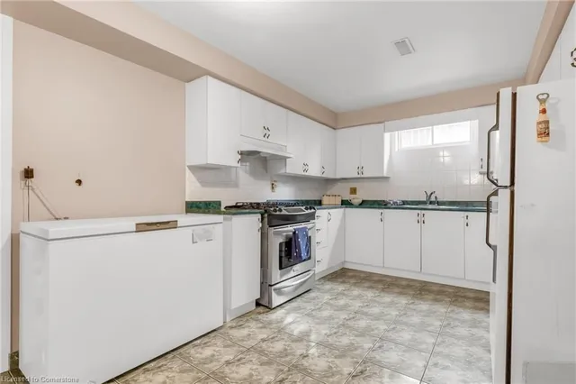 Additional image 20 of 3 Pavarotti Crt