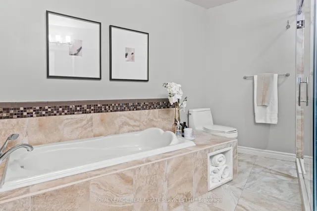 Additional image 28 of 2110 New St Unit 8