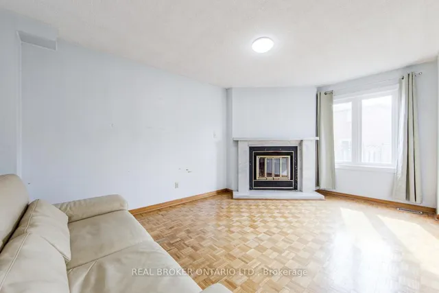 Additional image 10 of 4600 Full Moon Circ