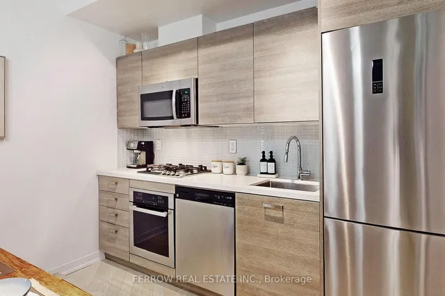 Additional image 5 of 39 Brant St Unit 415