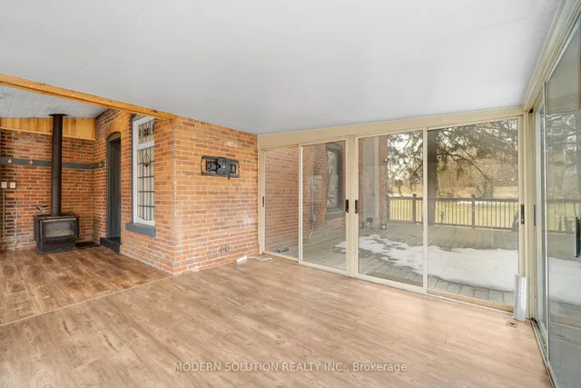 Additional image 29 of 3015 Dundas St