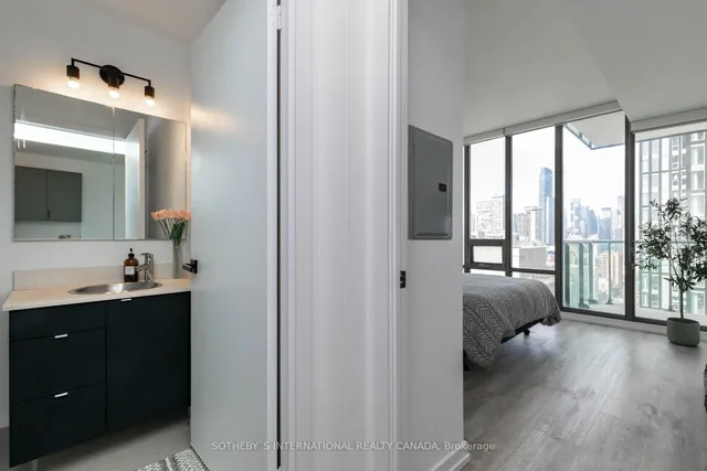 Additional image 21 of 33 Lombard St Unit 2703