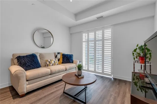 Additional image 5 of 16 MARKLE Cres Unit 213