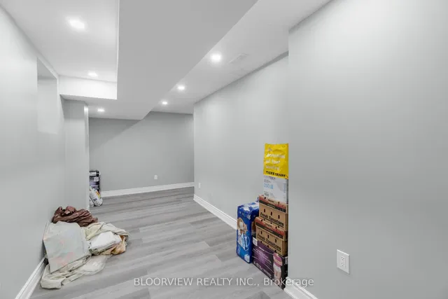 Additional image 36 of 594 Queen Mary Dr