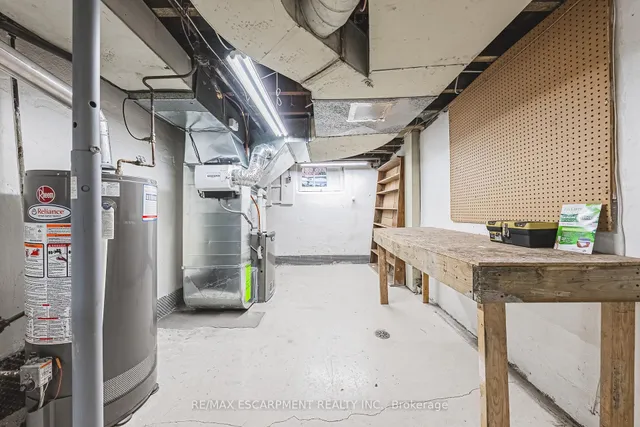 Additional image 31 of 34 Chedoke Ave