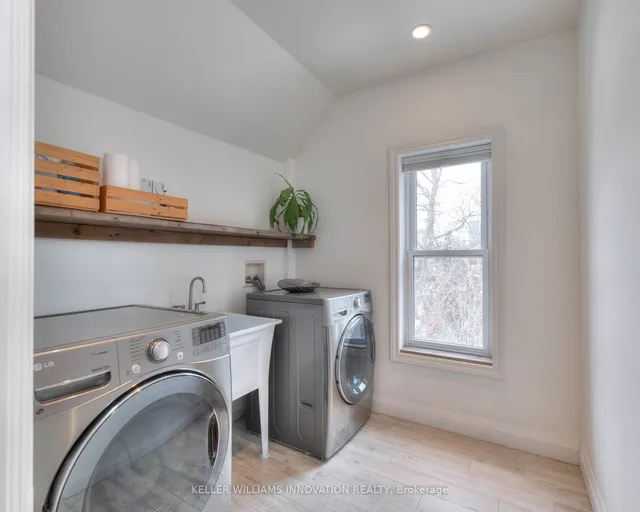 Additional image 33 of 350 Queen St