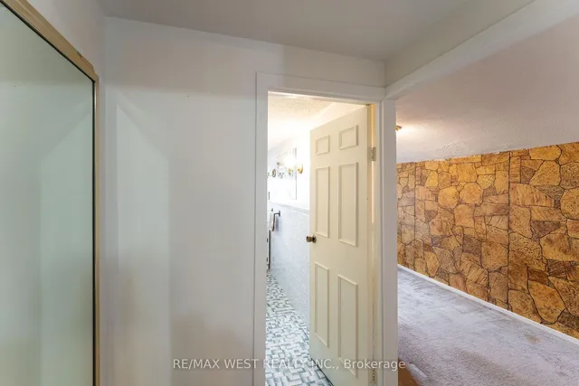 Additional image 17 of 275 Claremont Ave