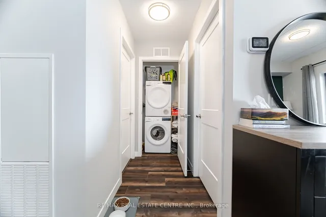 Additional image 23 of 15 Queen St Unit 710