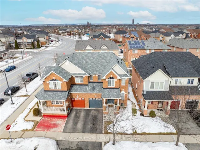 Additional image 37 of 889 Zelinsky Cres