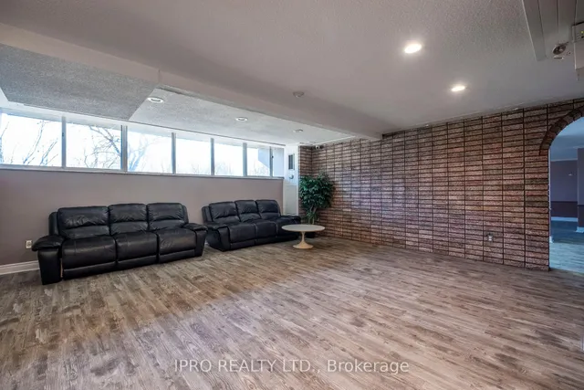 Additional image 38 of 11 Wincott Dr Unit 1111