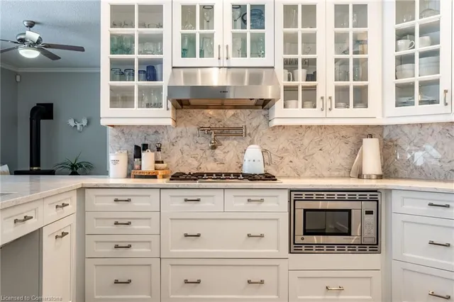 Additional image 14 of 715 Robson Rd