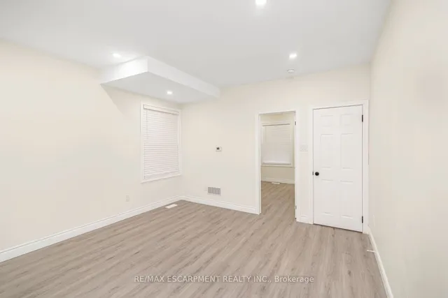 Additional image 7 of 922 Burlington St