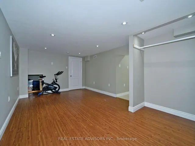 Additional image 21 of 22 Caronia Sq