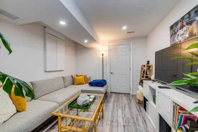 Additional image 34 of 258 Humphrey St