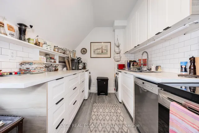 Additional image 25 of 21 Macdonell Ave