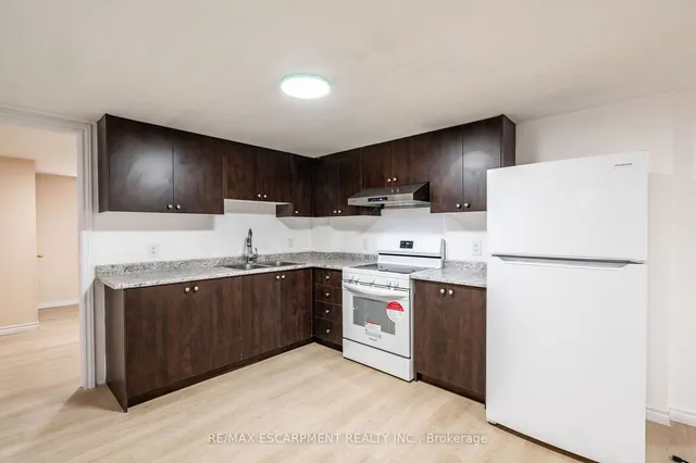 Additional image 29 of 19 Winthrop Pl