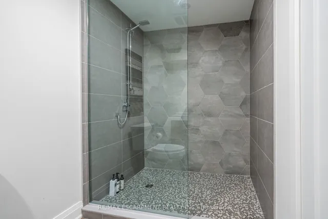 Additional image 35 of 81 Flanders Dr