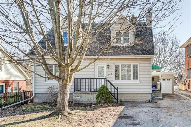 326 Edwin St
