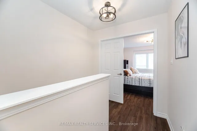 Additional image 24 of 14 Allium Rd