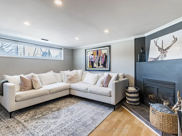 Additional image 40 of 48 Chatsworth Dr