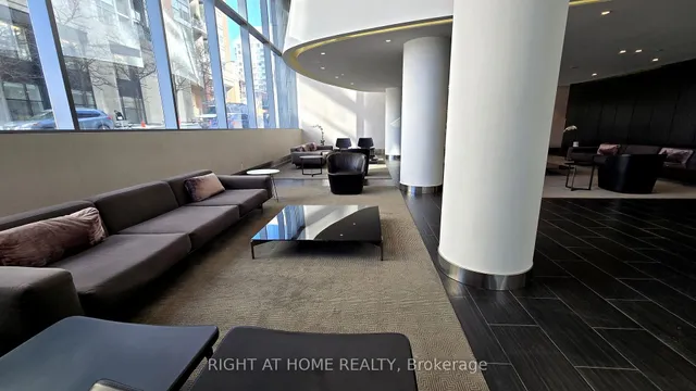 Additional image 4 of 1815 Yonge St Unit 802