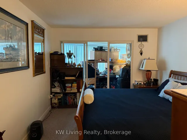 Additional image 17 of 33 University Ave Unit 1505