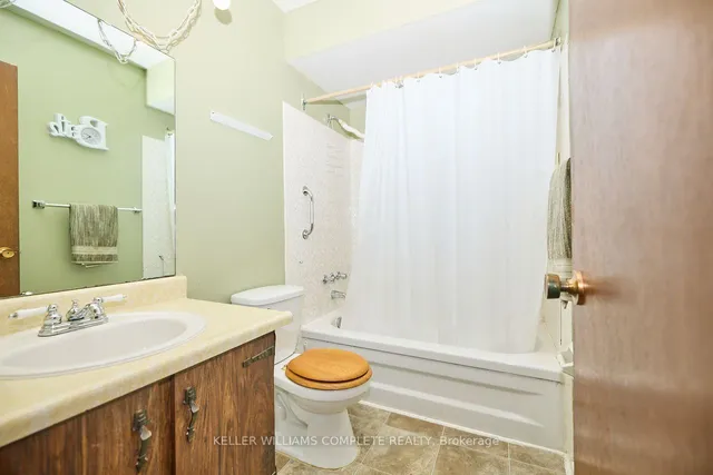 Additional image 10 of 201 QUEEN VICTORIA Dr Unit 139