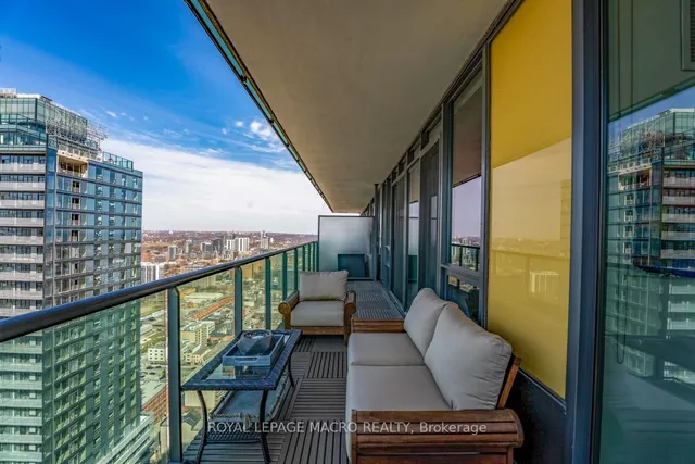 Additional image 36 of 33 Lombard St Unit 4302