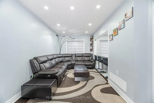 Additional image 15 of 4 Osgoode Dr