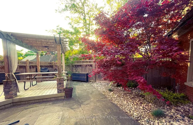 Additional image 2 of 350 Queen St