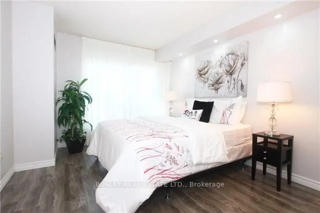 Additional image 2 of 942 Yonge St Unit 312