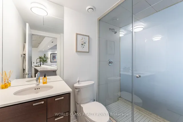 Additional image 21 of 375 King St Unit 705