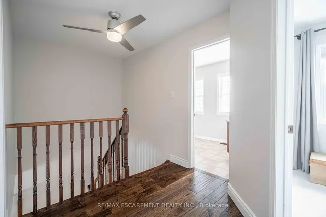 Additional image 32 of 212 Bradley Ave