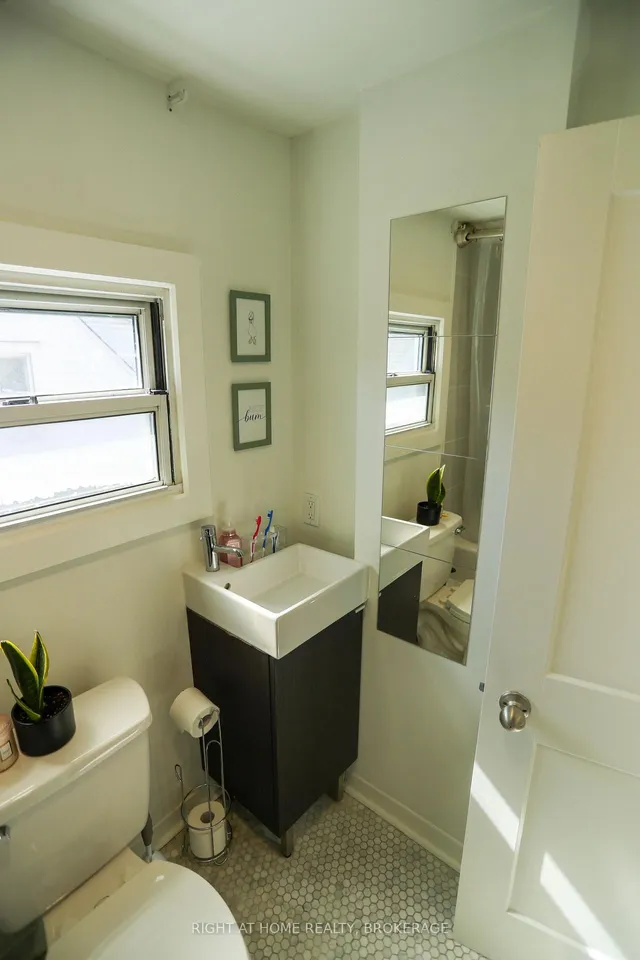 Additional image 9 of 304 Rosslyn Ave