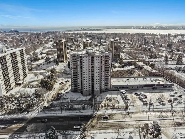 Additional image 44 of 975 WARWICK Crt Unit 1402