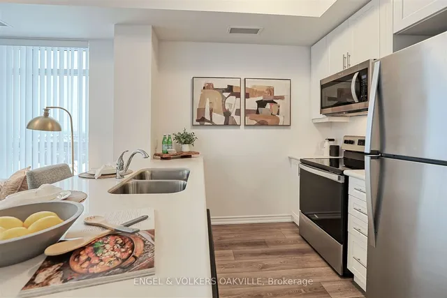 Additional image 11 of 460 Dundas St Unit 611