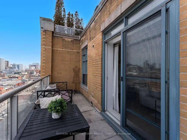 Additional image 21 of 438 Richmond St Unit 1406