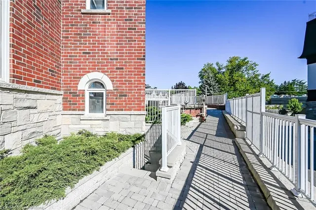 Additional image 44 of 95 Wilson St Unit 101