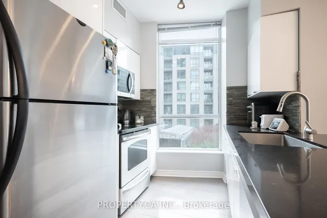Additional image 8 of 219 Fort York Blvd Unit 203