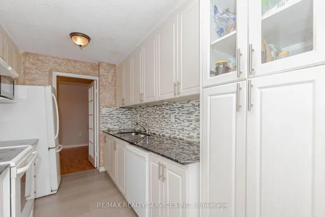 Additional image 21 of 18 Knightsbridge Rd Unit 304