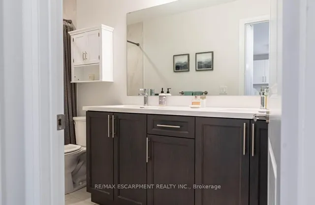 Additional image 11 of 1 Redfern Ave Unit 315