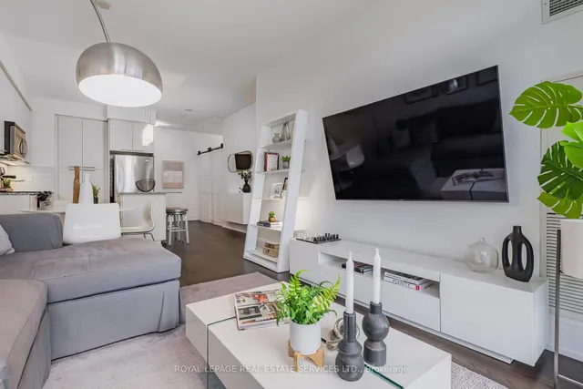 Additional image 10 of 25 Broadway Ave Unit 901