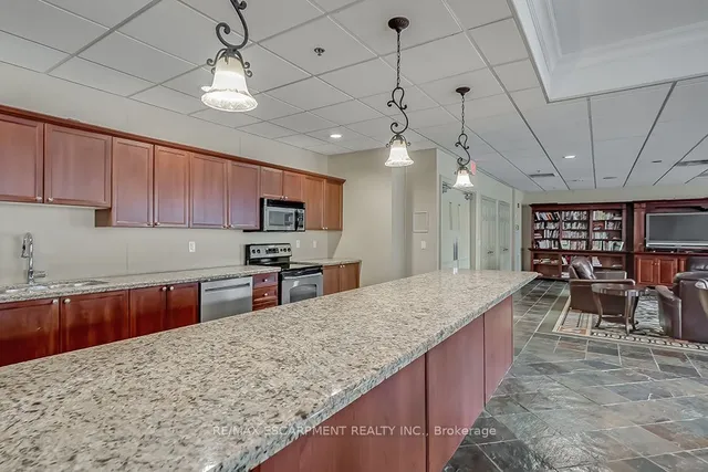 Additional image 34 of 399 Elizabeth St Unit 411