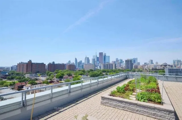 Additional image 23 of 25 Cole St Unit 1105