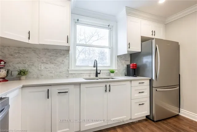 Additional image 11 of 225 East 38th St